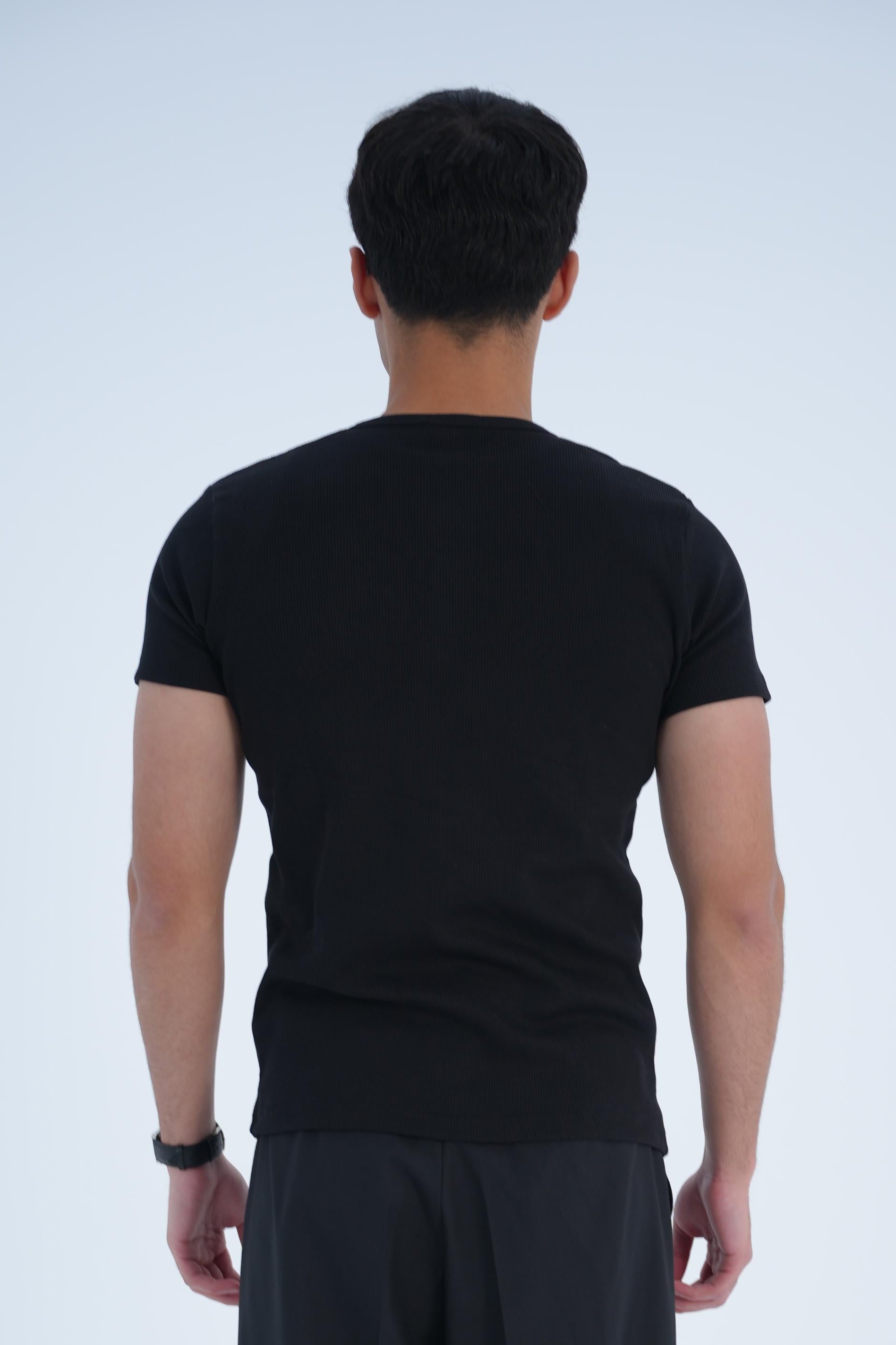 SLIM-FIT RIBBED HENLEY T-SHIRT