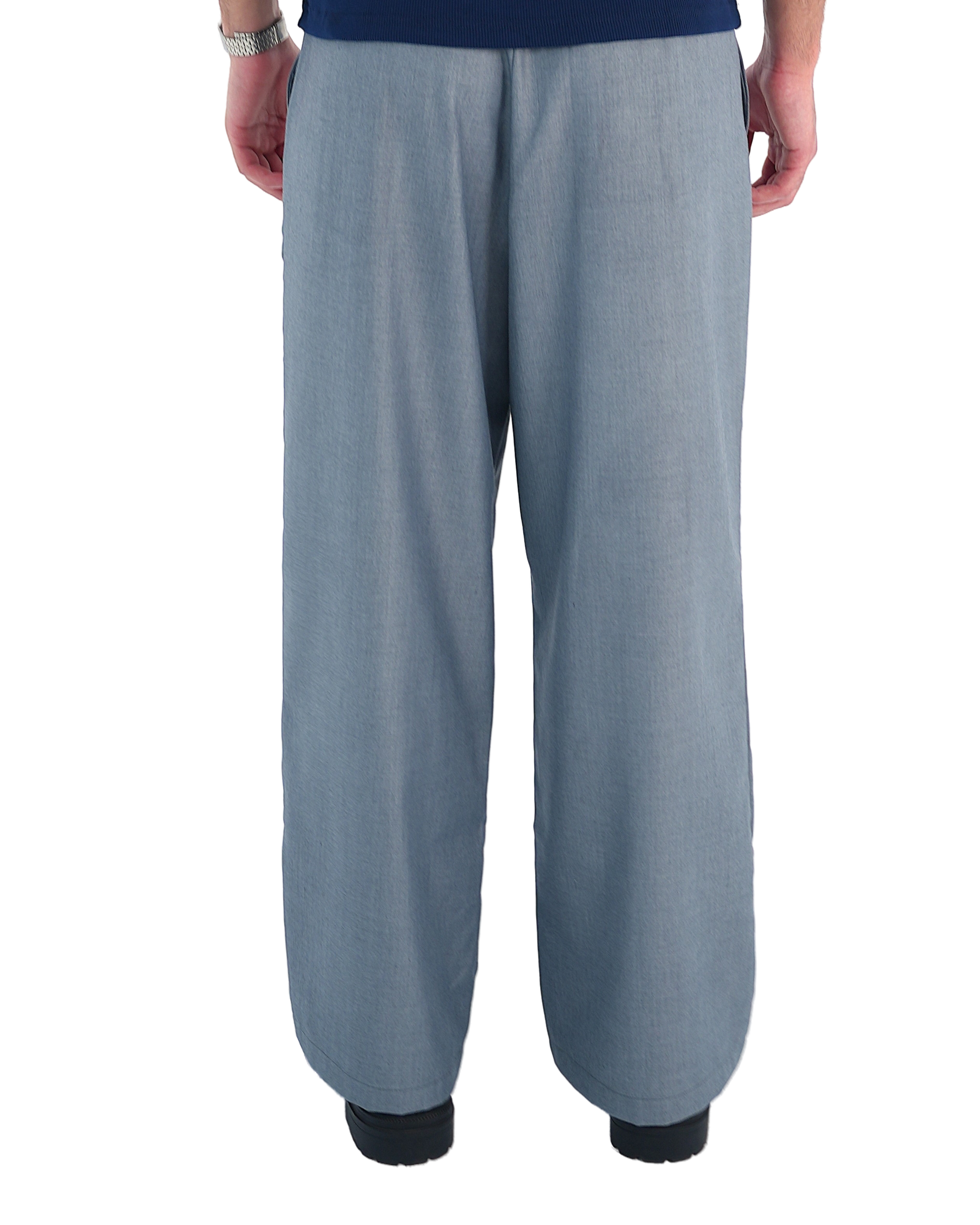 color:gray