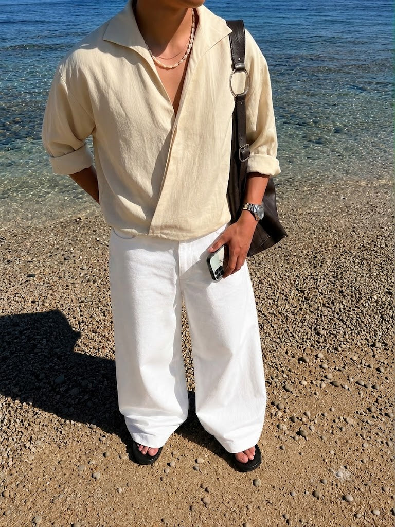 color:beige