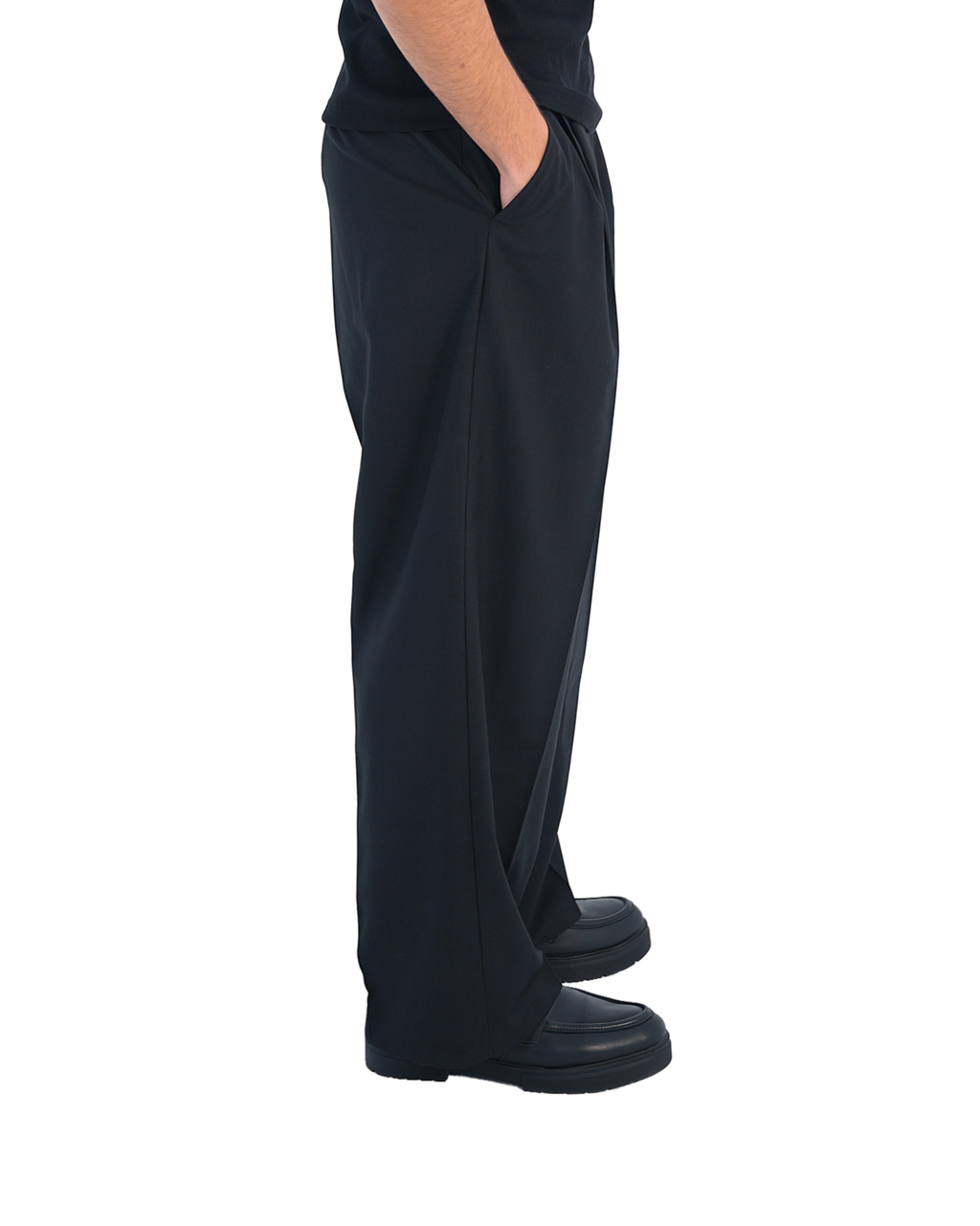 color:black