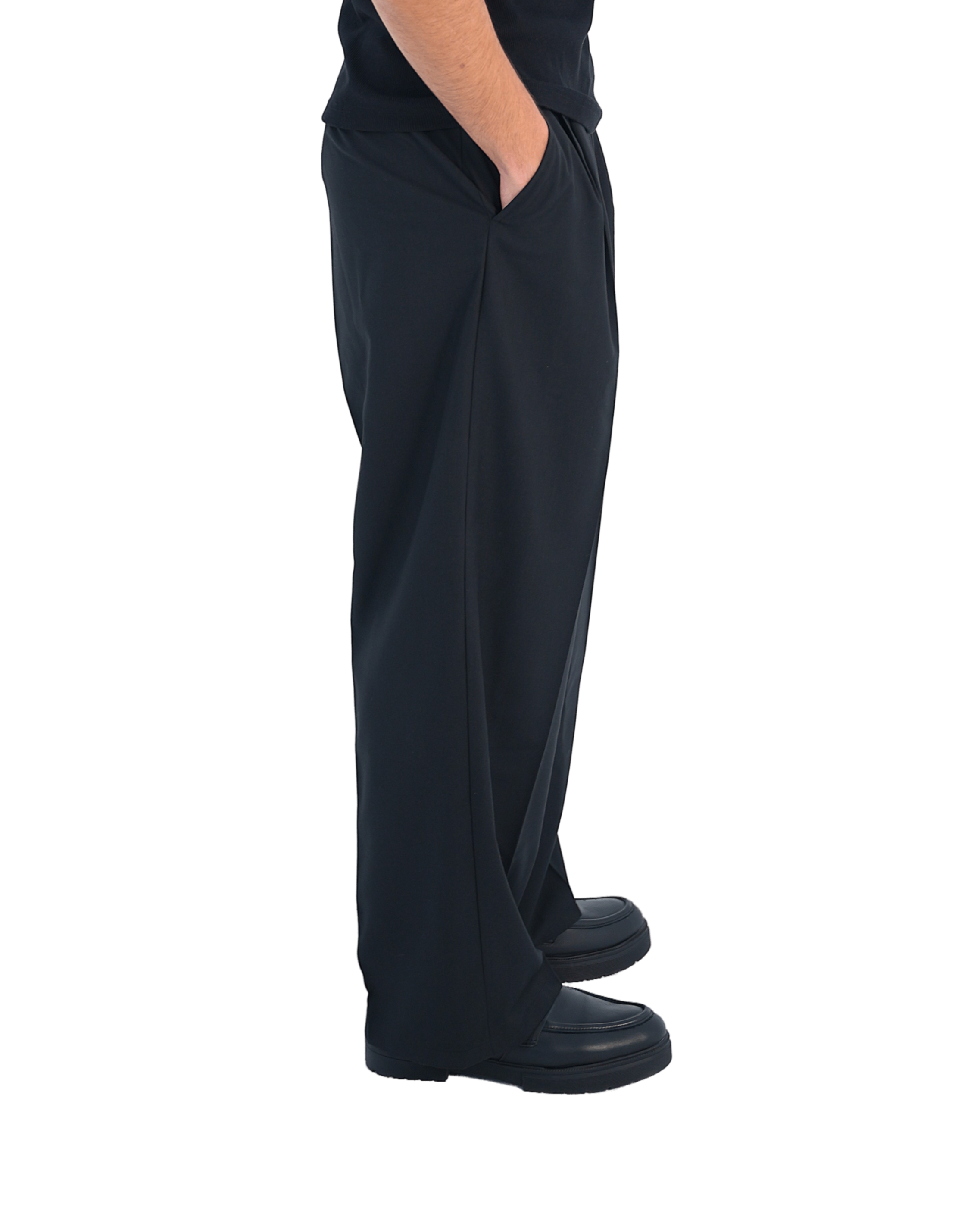 color:black