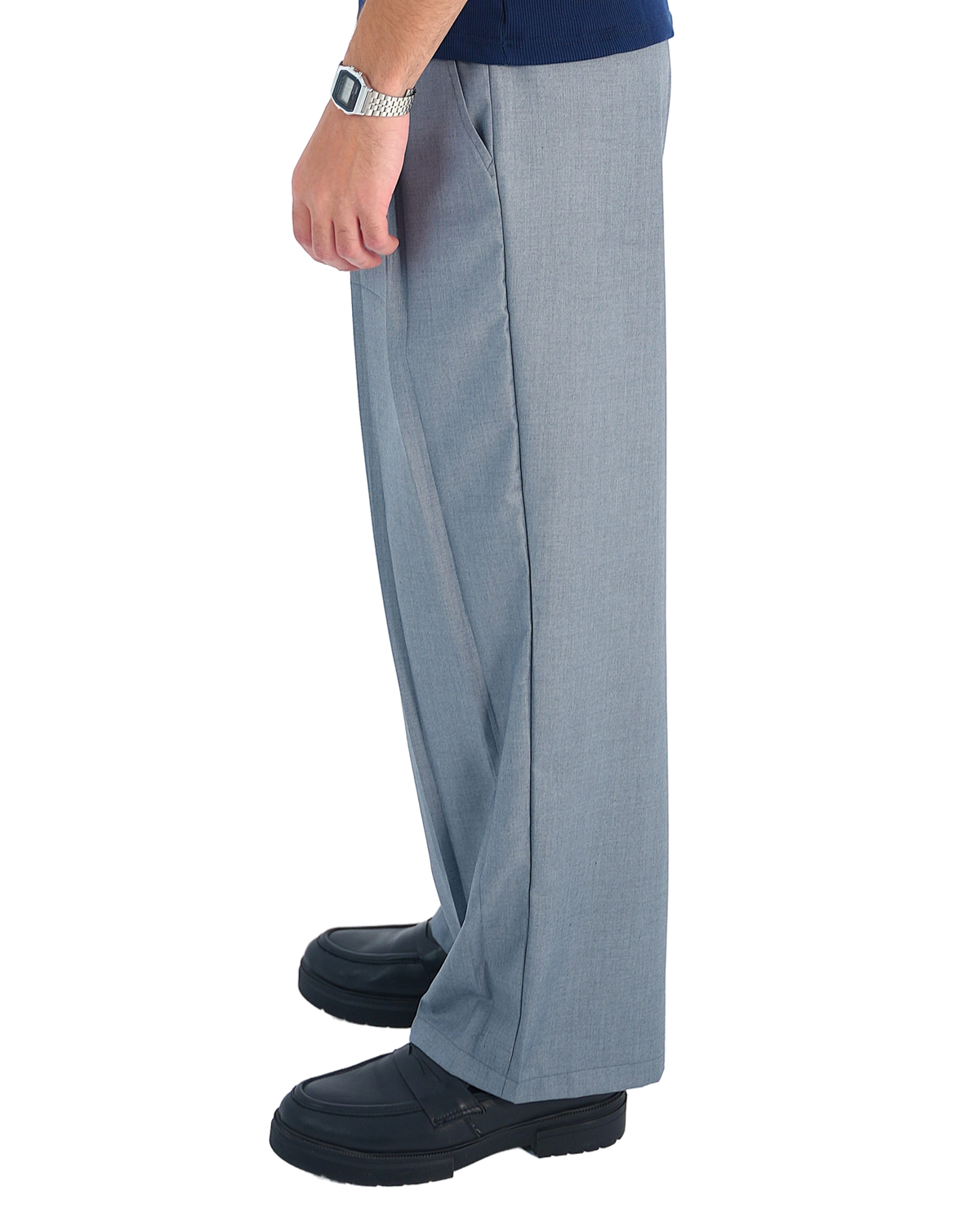 color:gray