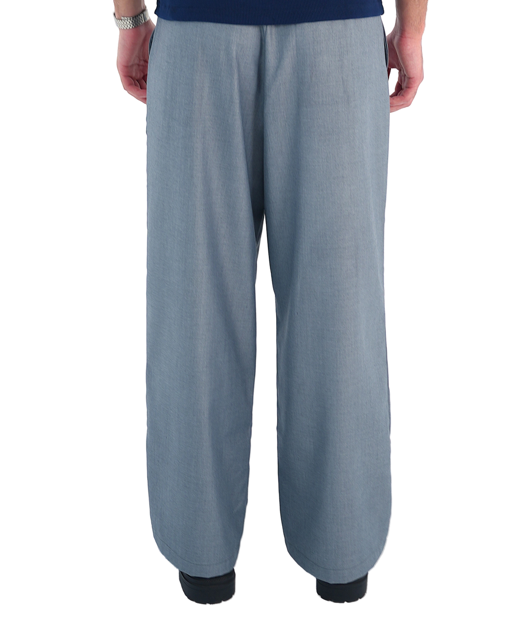 color:gray