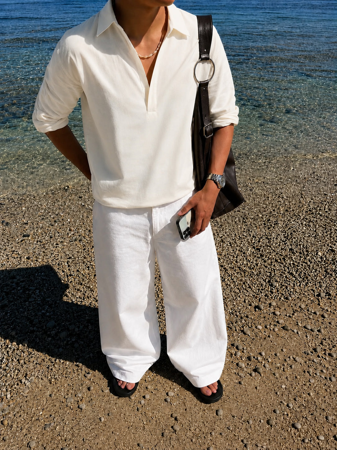 color:white